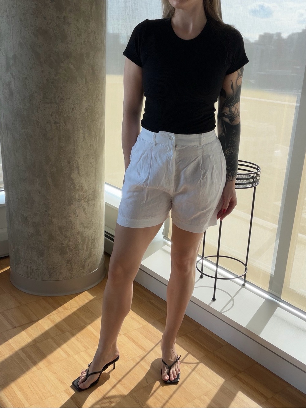 DONNI. White High-Waist Pleated Women's 100% linen pleated shorts 🤍🤍
